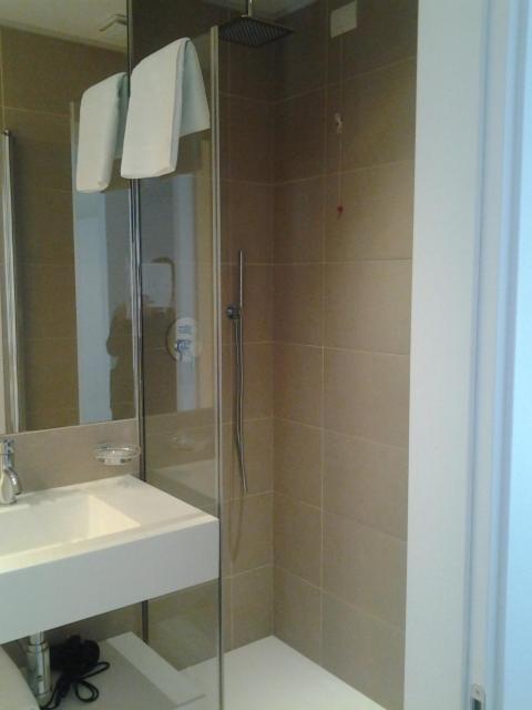 Hotel Fedora Riccione - FRONTE MARE - Superior Triple Room - 4