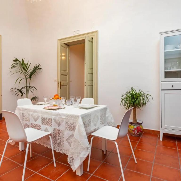 Fil's House - Two-Bedroom House - 26