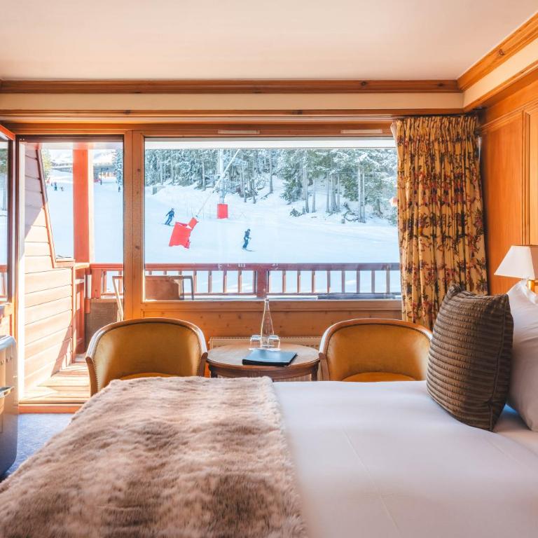 Hotel Le Carlina Courchevel 1850 - Chambre Double Prestige - Vue sur Piste de Ski - 8