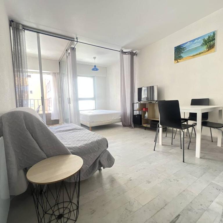 AGREABLE STUDIO AU CENTRE PORT - Apartamento Estudio - 2