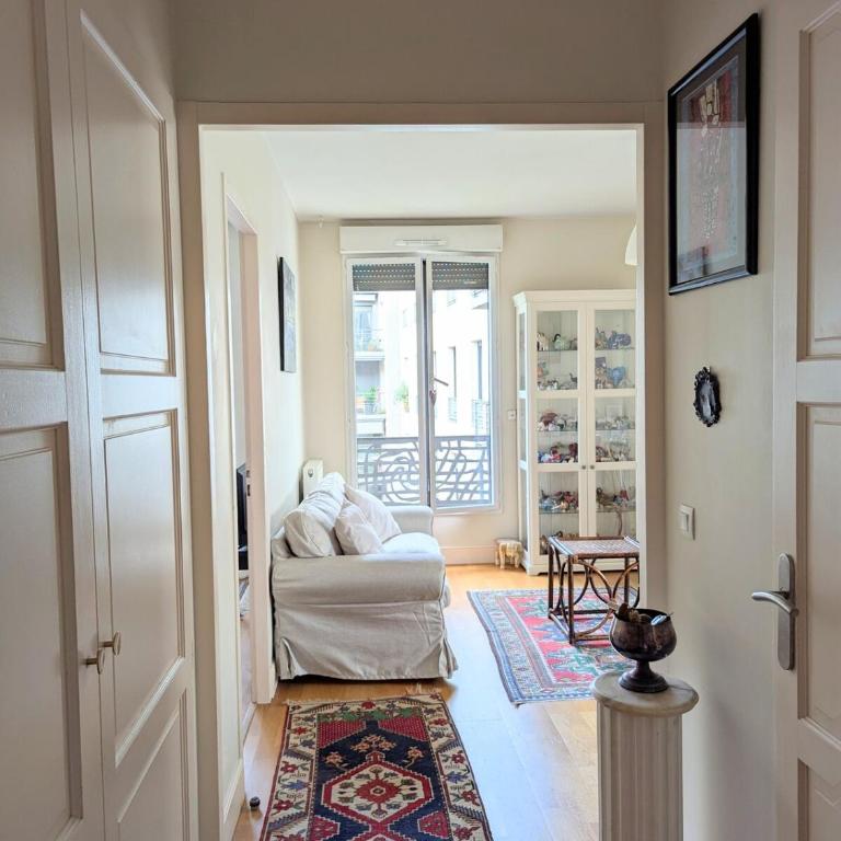 Lumineux appartement centre ville avec parking et loggia - One-Bedroom Apartment - 1