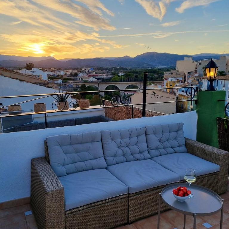 PLAZA IGLESIA HappyVila - One-Bedroom Apartment with Terrace - 2