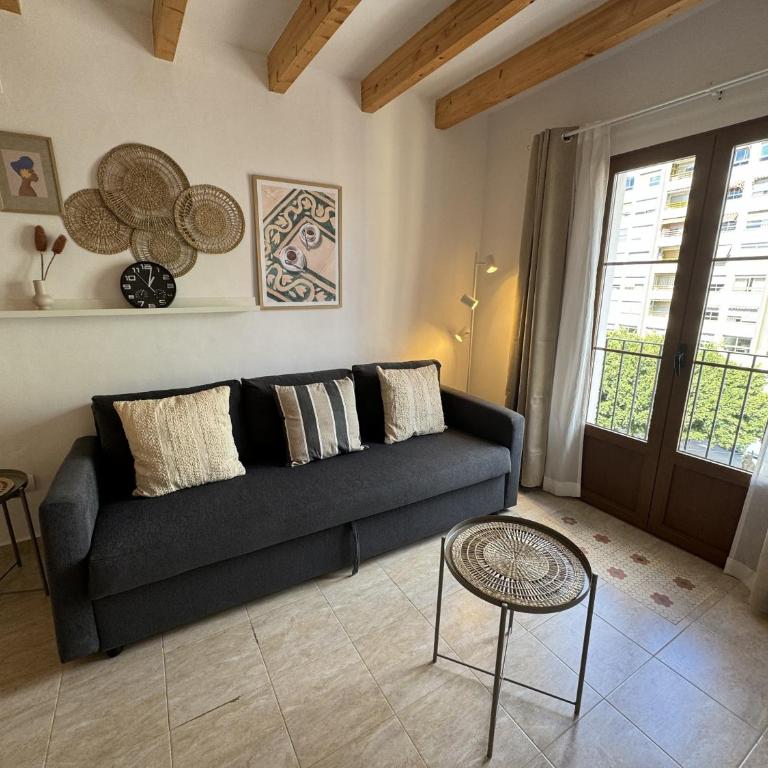 PLAZA IGLESIA HappyVila - One-Bedroom Apartment with Terrace - 9