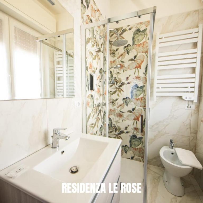 Residenza Le Rose FREE BIKE - Camera Matrimoniale con Bagno Privato - 15