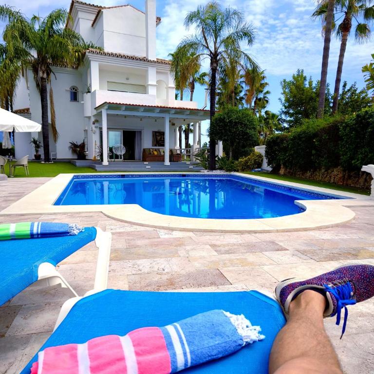 Stunning and luxury Villa in Marbella-Atalaya - 250m to GC Atalaya, 2x 18 holes and very close to the beach of San Pedro de Alcántara and Puerto Banus or Puente Romano - Villa Deluxe - 75