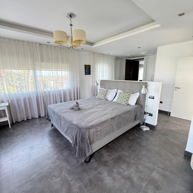 Stunning and luxury Villa in Marbella-Atalaya - 250m to GC Atalaya, 2x 18 holes and very close to the beach of San Pedro de Alcántara and Puerto Banus or Puente Romano - Villa Deluxe - 43