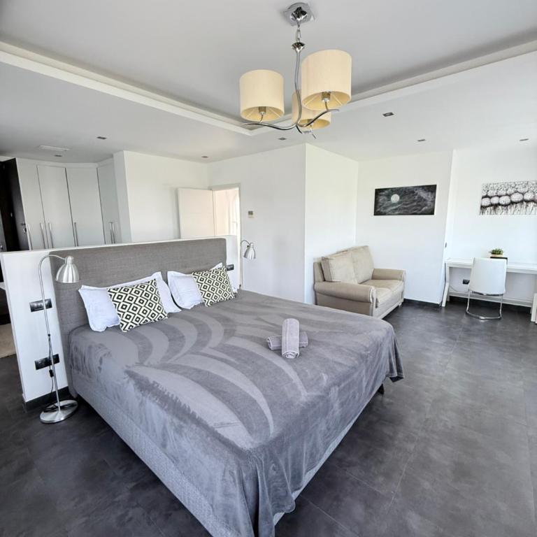 Stunning and luxury Villa in Marbella-Atalaya - 250m to GC Atalaya, 2x 18 holes and very close to the beach of San Pedro de Alcántara and Puerto Banus or Puente Romano - Villa Deluxe - 45