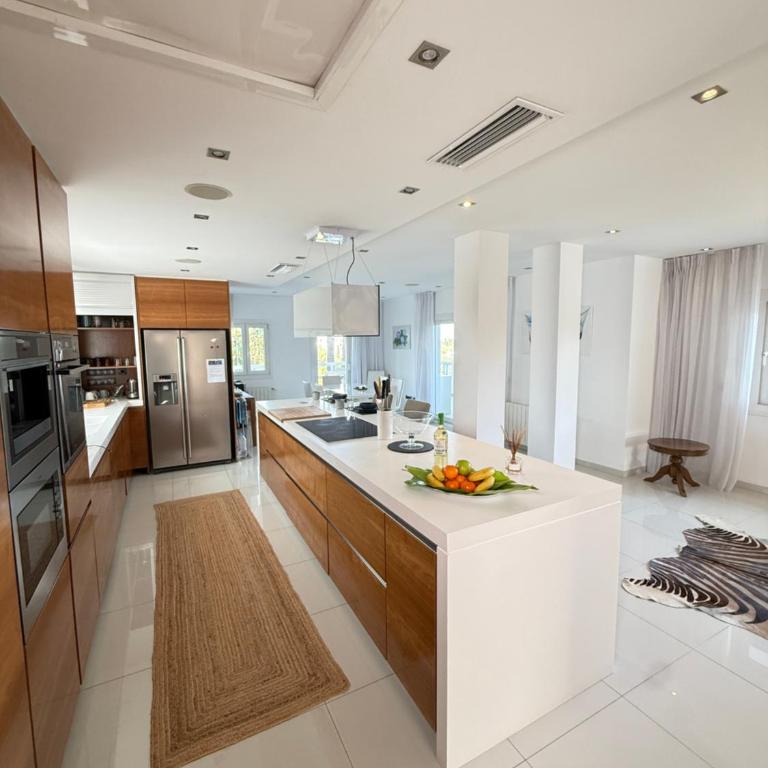 Stunning and luxury Villa in Marbella-Atalaya - 250m to GC Atalaya, 2x 18 holes and very close to the beach of San Pedro de Alcántara and Puerto Banus or Puente Romano - Villa Deluxe - 57