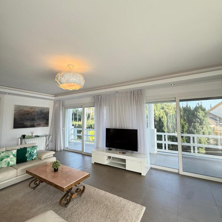 Stunning and luxury Villa in Marbella-Atalaya - 250m to GC Atalaya, 2x 18 holes and very close to the beach of San Pedro de Alcántara and Puerto Banus or Puente Romano - Villa Deluxe - 79