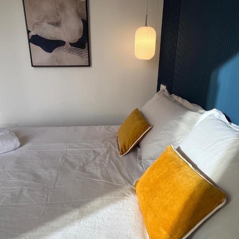 dPLACE to Be - Apartamentos de Lujo en Centro Histórico - Deluxe Two-Bedroom Apartment with Garden View - 15