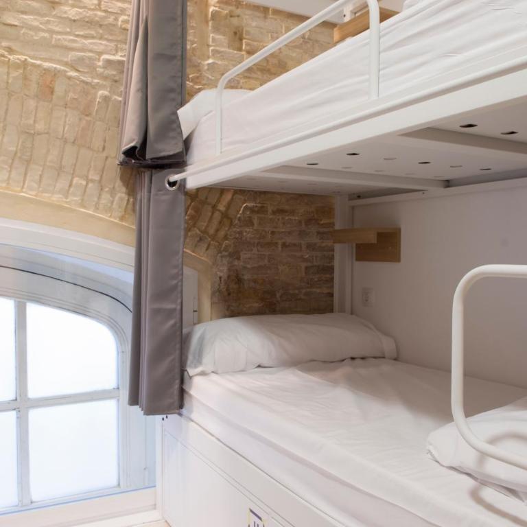 UP Hostel Valencia - Bed in 8-Bed Female Dormitory Room - 11