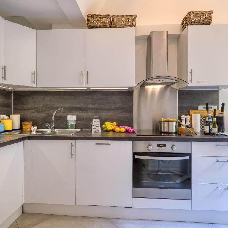 Two Levels Apt In Historical Building - Happy Rentals - Appartamento - 4