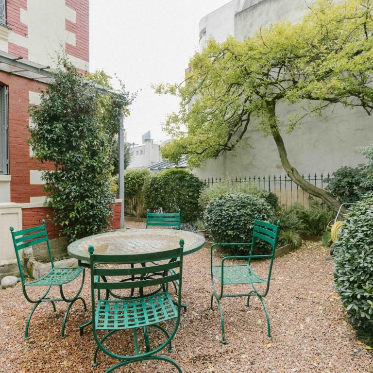 Beautiful large house in a wooded garden - Maison de Vacances - 1