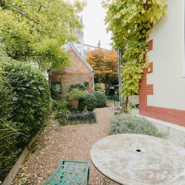 Beautiful large house in a wooded garden - Maison de Vacances - 11