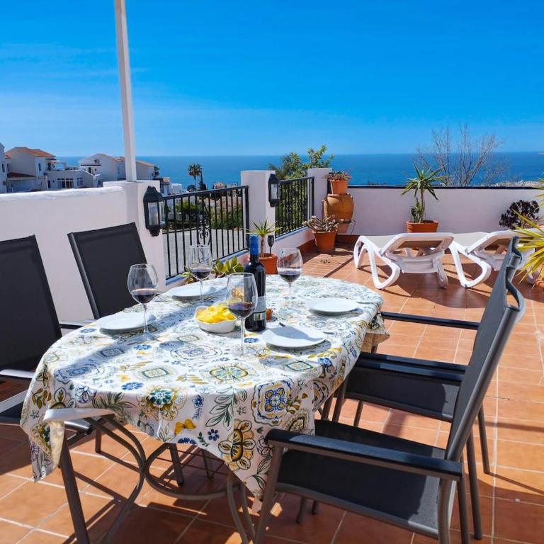 Stunning 2 bedroom with incredible Sea views Nerja - Apartamento de 2 dormitorios - 20
