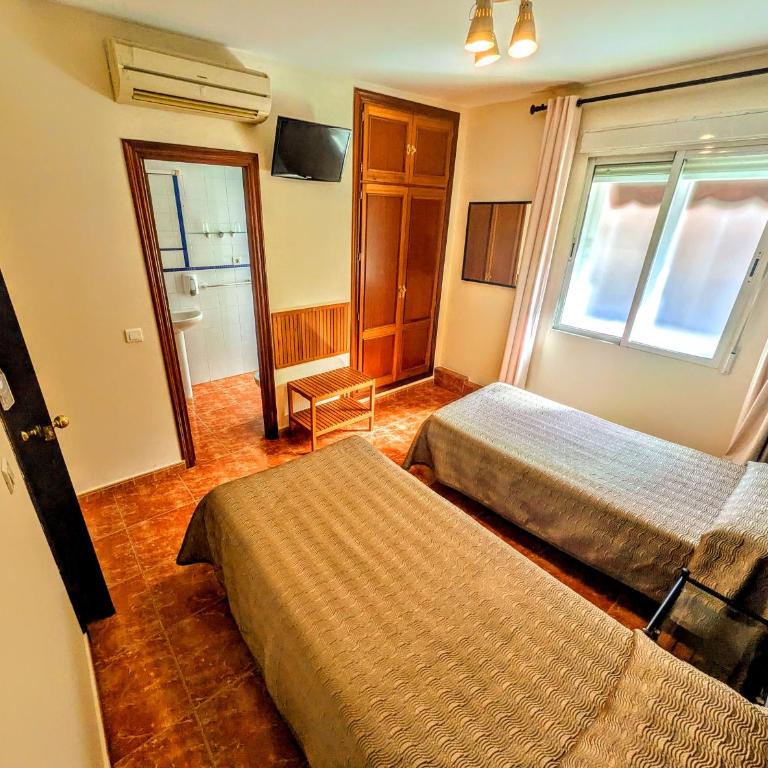Hostal Jentoft - Habitación Doble Estándar con aparcamiento gratuito - 1 o 2 camas - 6
