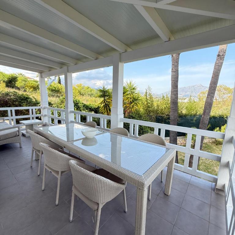 Stunning and luxury Villa in Marbella-Atalaya - 250m to GC Atalaya, 2x 18 holes and very close to the beach of San Pedro de Alcántara and Puerto Banus or Puente Romano - Villa Deluxe - 72