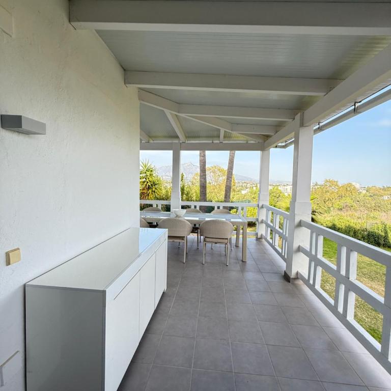 Stunning and luxury Villa in Marbella-Atalaya - 250m to GC Atalaya, 2x 18 holes and very close to the beach of San Pedro de Alcántara and Puerto Banus or Puente Romano - Villa Deluxe - 70