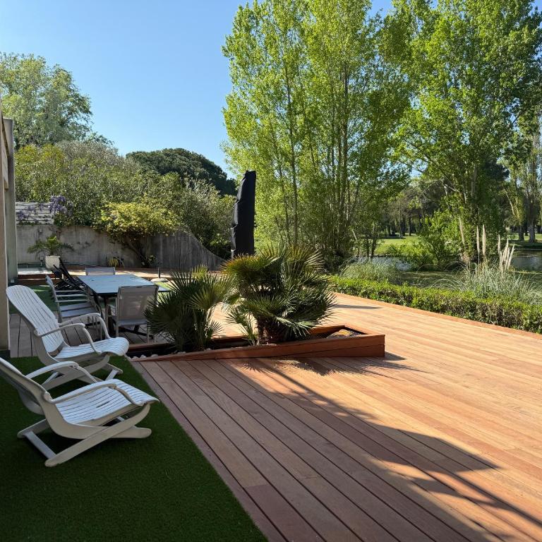 Logement de Prestige avec piscine Vue sur le Golf de la Grande Motte - Villa - 56