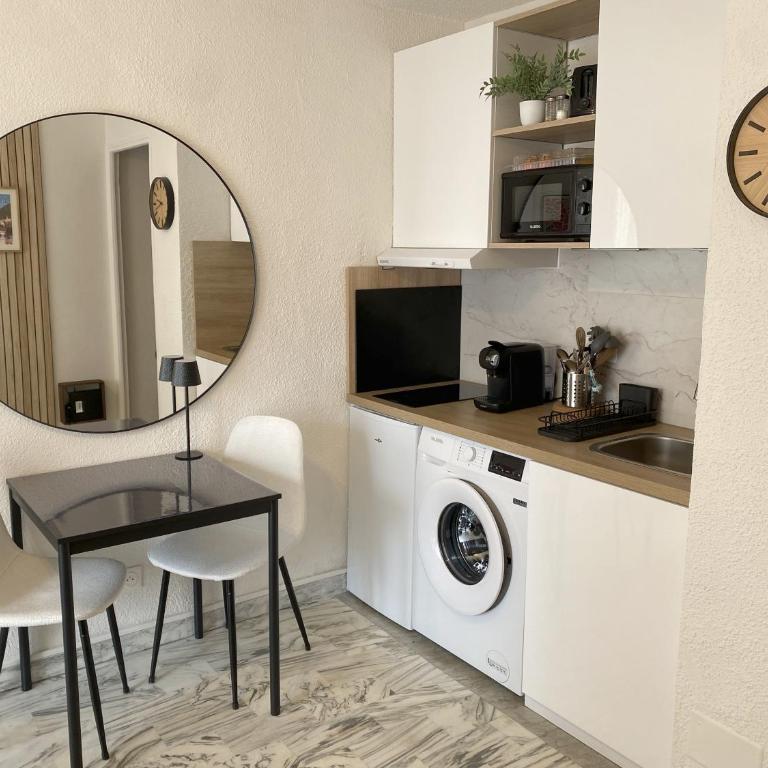 A deux pas des plages et au coeur du vieil Antibes , beau studio rénové - Appartement 1 Chambre - 1