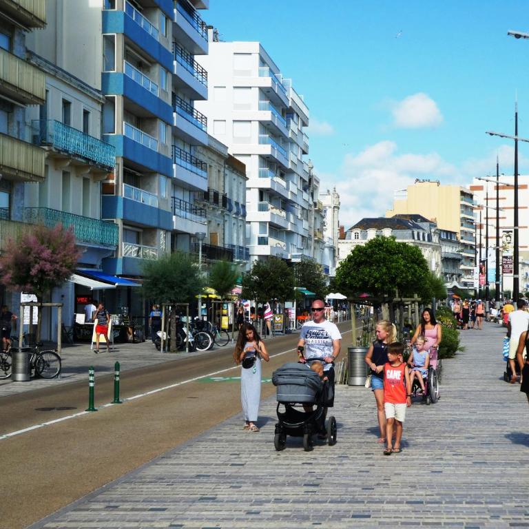 Les Sables superbe T3 cadre unique 7mn à pied de la mer - Two-Bedroom Apartment - 13