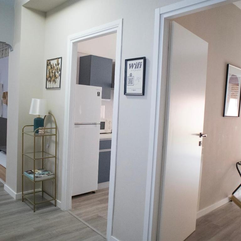 Sara's Home - Modern Apartment Near Metro, Perfect for Families and Groups in Rome - Appartamento con 3 Camere da Letto - 43