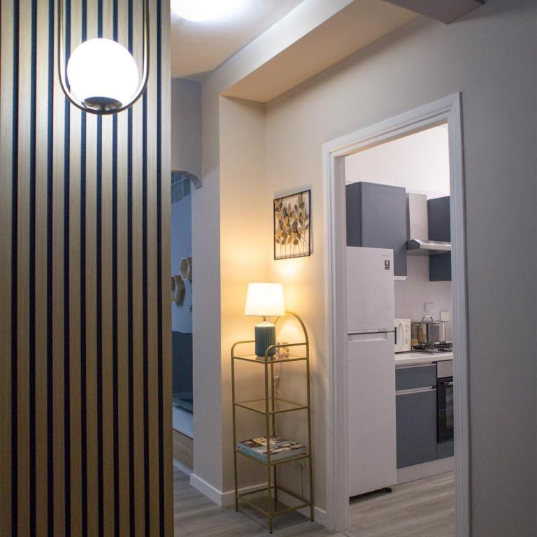 Sara's Home - Modern Apartment Near Metro, Perfect for Families and Groups in Rome - Appartamento con 3 Camere da Letto - 47