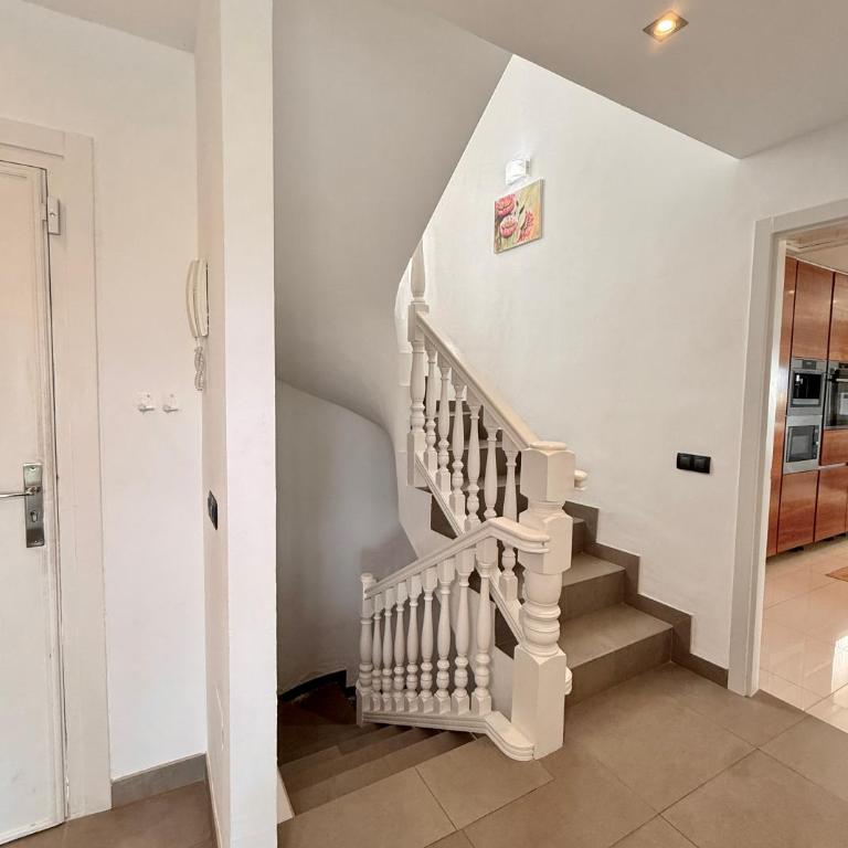 Stunning and luxury Villa in Marbella-Atalaya - 250m to GC Atalaya, 2x 18 holes and very close to the beach of San Pedro de Alcántara and Puerto Banus or Puente Romano - Villa Deluxe - 89