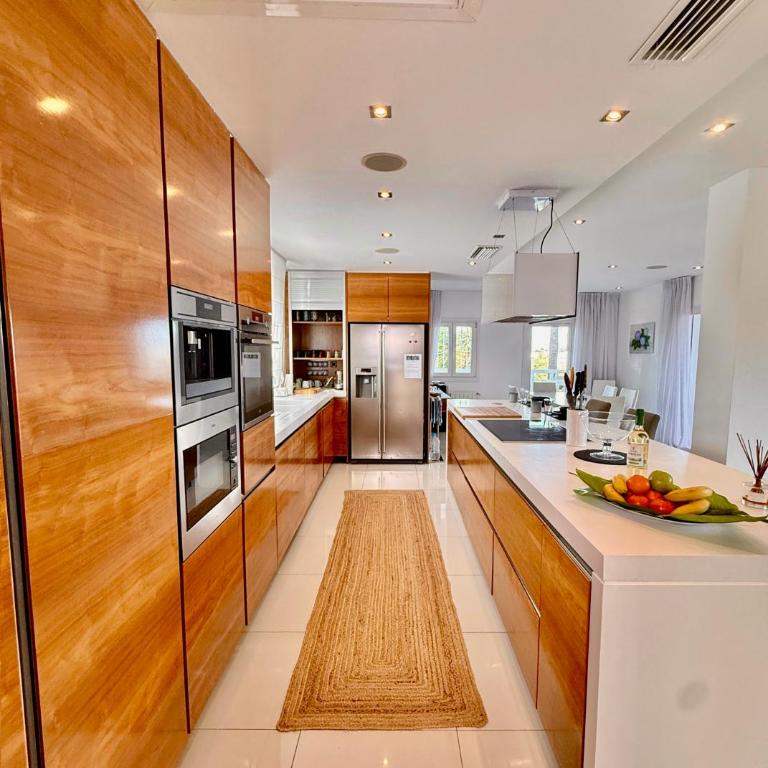 Stunning and luxury Villa in Marbella-Atalaya - 250m to GC Atalaya, 2x 18 holes and very close to the beach of San Pedro de Alcántara and Puerto Banus or Puente Romano - Villa Deluxe - 63