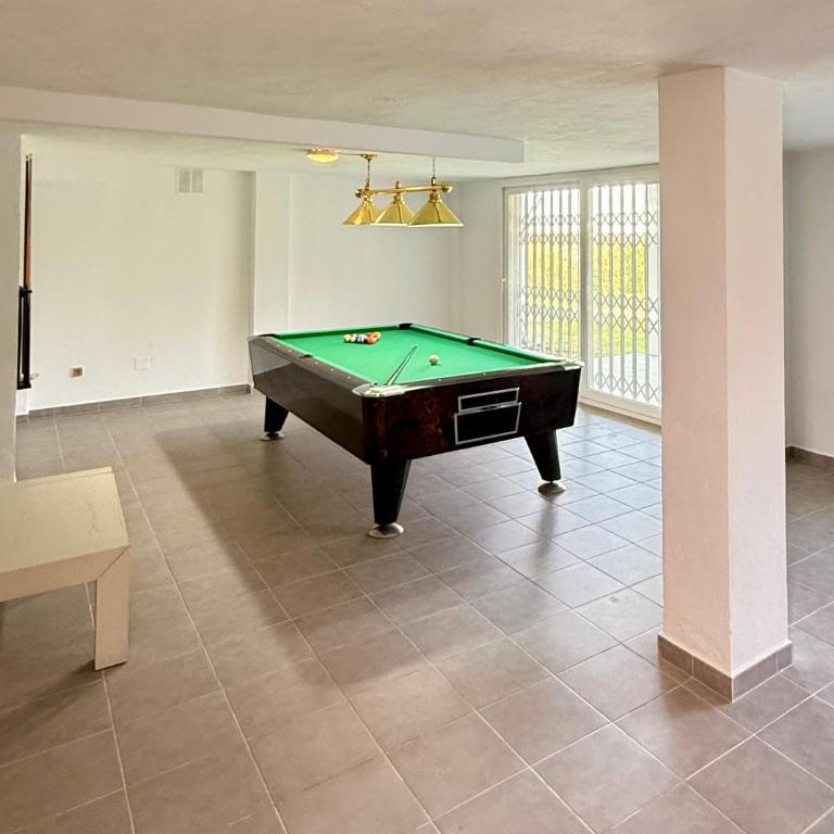 Stunning and luxury Villa in Marbella-Atalaya - 250m to GC Atalaya, 2x 18 holes and very close to the beach of San Pedro de Alcántara and Puerto Banus or Puente Romano - Villa Deluxe - 90