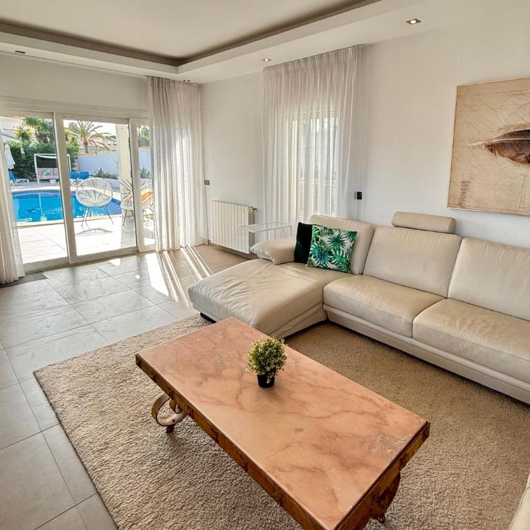 Stunning and luxury Villa in Marbella-Atalaya - 250m to GC Atalaya, 2x 18 holes and very close to the beach of San Pedro de Alcántara and Puerto Banus or Puente Romano - Villa Deluxe - 82