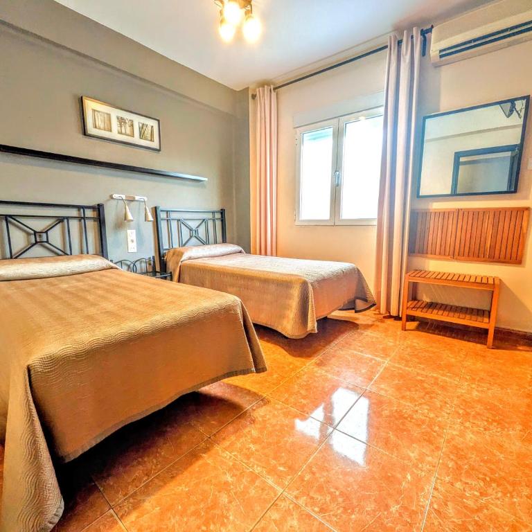 Hostal Jentoft - Habitación Doble Estándar con aparcamiento gratuito - 1 o 2 camas - 7