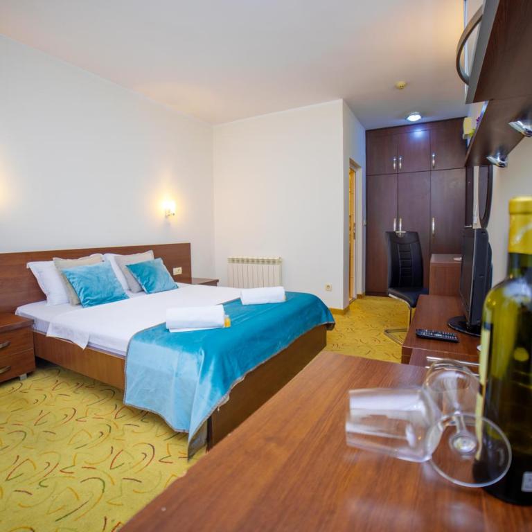 Hotel Odissey Jaz - Standardna Dvokrevetna Soba sa Bračnim Krevetom - 2