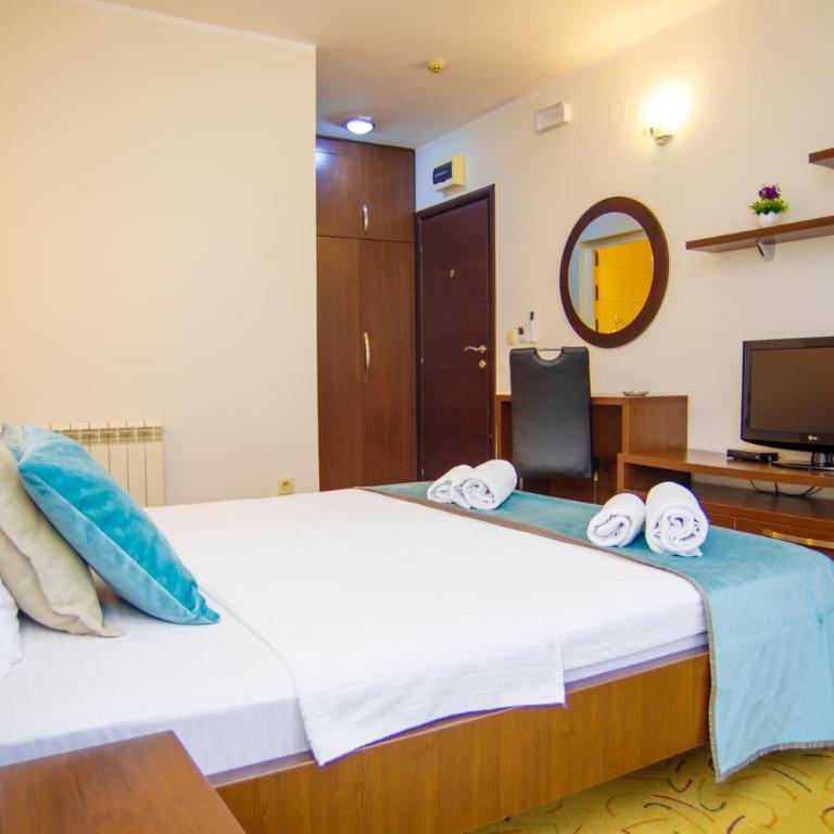 Hotel Odissey Jaz - Standardna Dvokrevetna Soba sa Bračnim Krevetom - 3