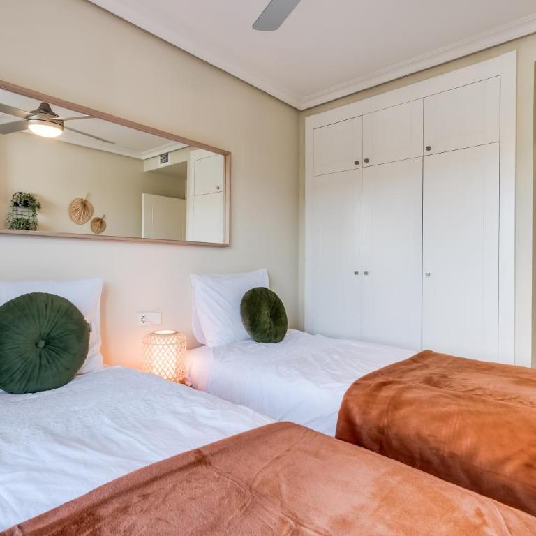 Luxury apartment Sunset Golf with spacious private garden & seaview - Apartamento de 2 dormitorios con terraza y vistas al mar - 16
