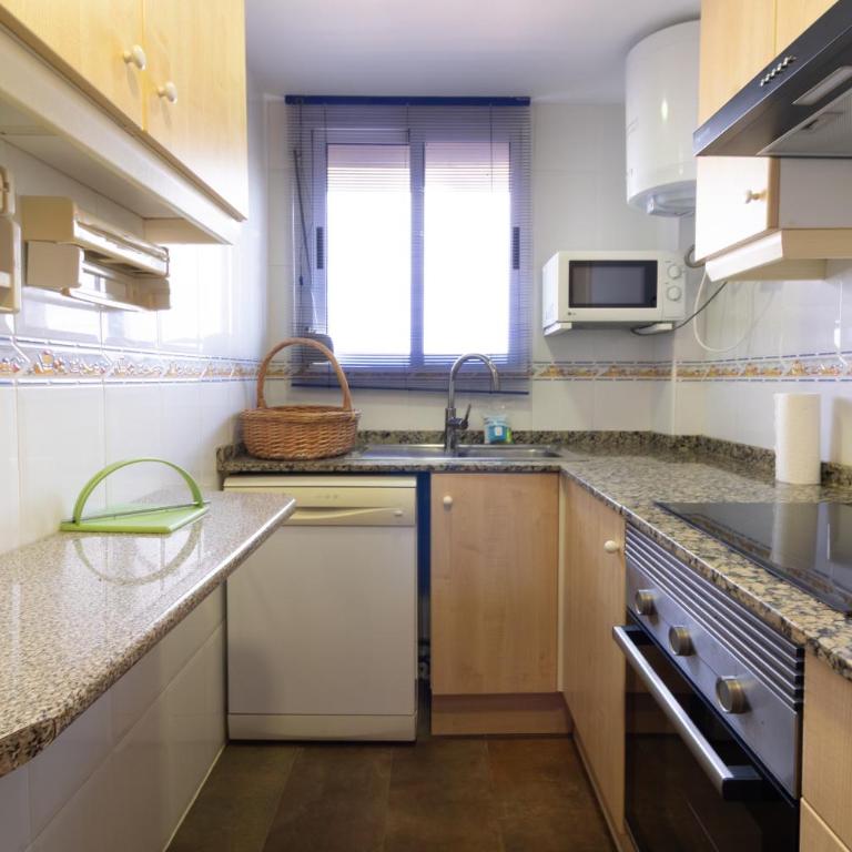 Global Vacacional, Apartamento de 3 habitaciones en urbanización cerca del mar - Three-Bedroom Apartment with Private Pool - 10
