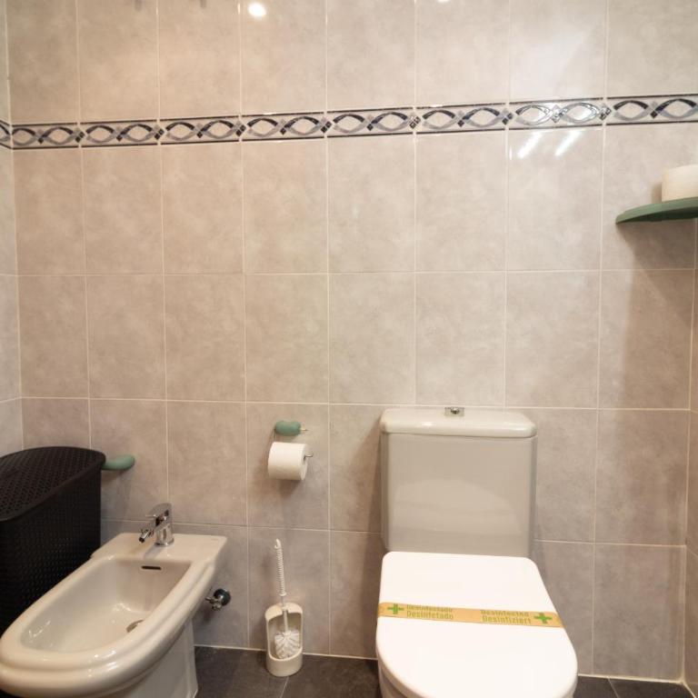Global Vacacional, Apartamento de 3 habitaciones en urbanización cerca del mar - Three-Bedroom Apartment with Private Pool - 17