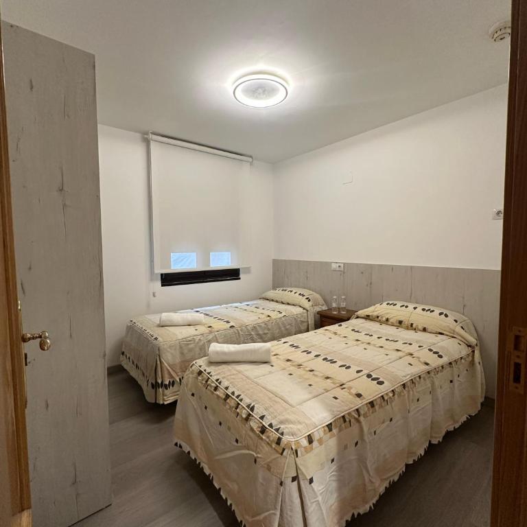 Hostal Restaurante Boccalino - Apartamento de 3 dormitorios - 2