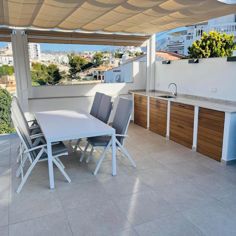 A2405 Modern 2 bed 2 bath Penthouse Burriana Beach - Apartamento de 2 dormitorios con vistas - 5