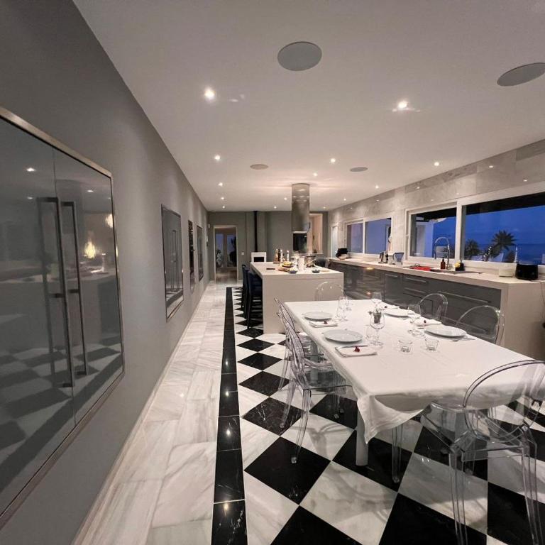 Villa R7- Luxury with Ocean Views - Villa - 68