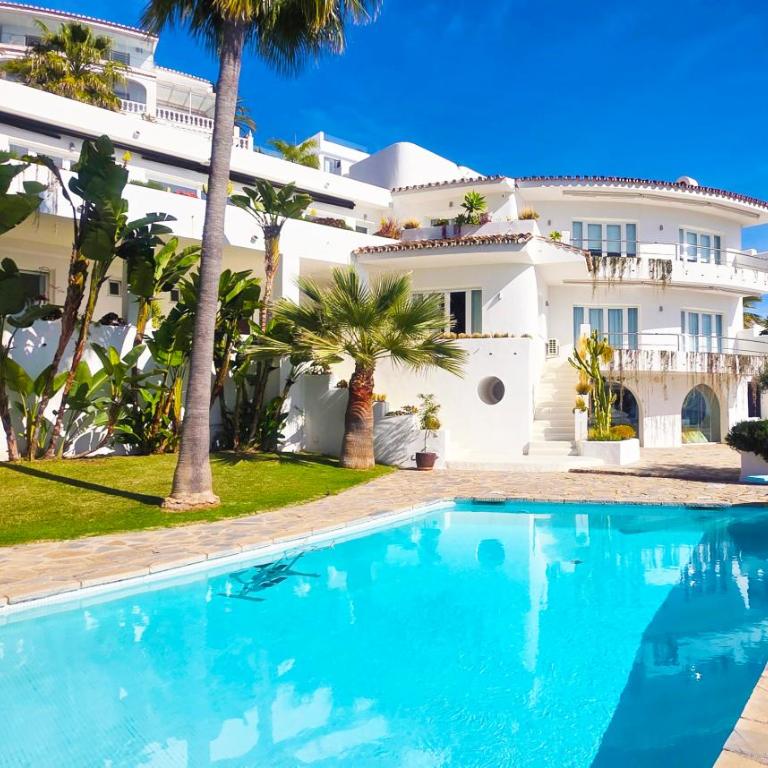 Villa R7- Luxury with Ocean Views - Villa - 3