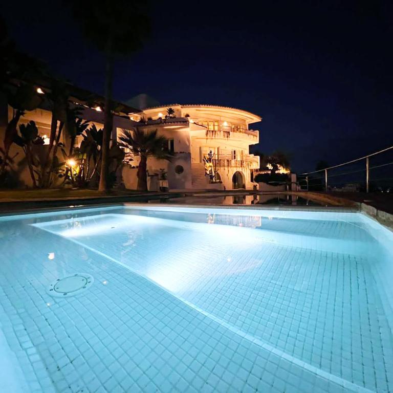Villa R7- Luxury with Ocean Views - Villa - 57