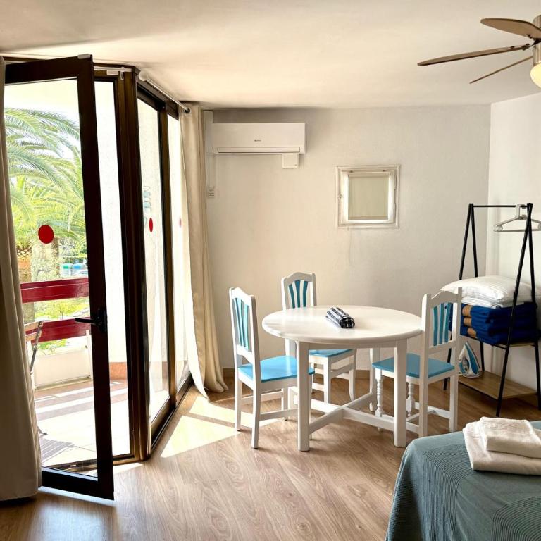 Apartamentos Córcega Palmyra - Estudio con terraza - 1