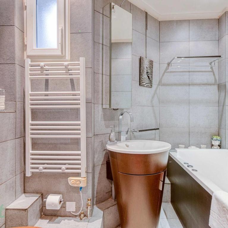 Le Boursault - Stunning Penthouse, Terrace, Parking - Appartement - 4
