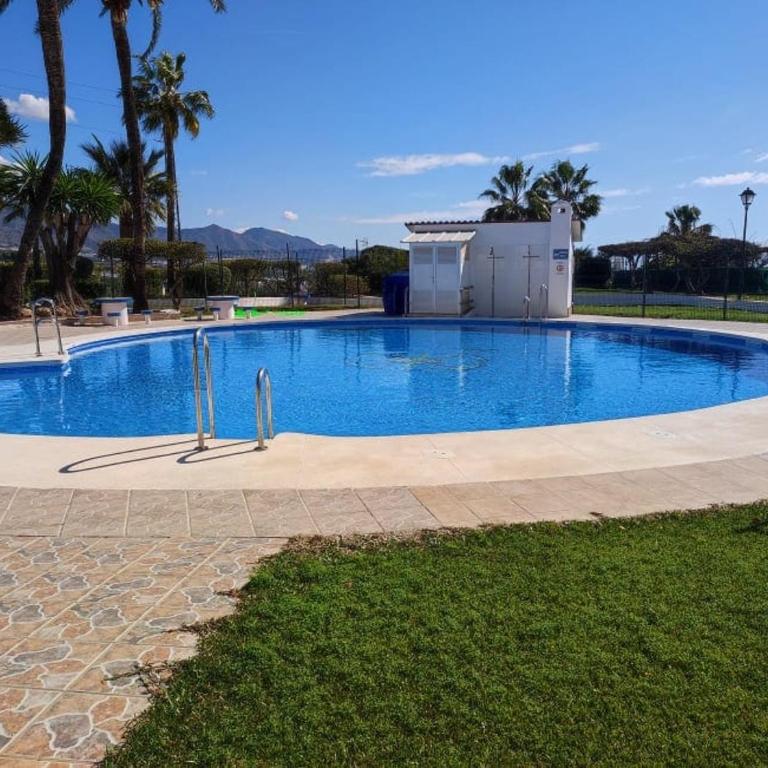 Beautiful 4 bedroom town house in Punta Lara Nerja - Casa de 4 dormitorios - 4