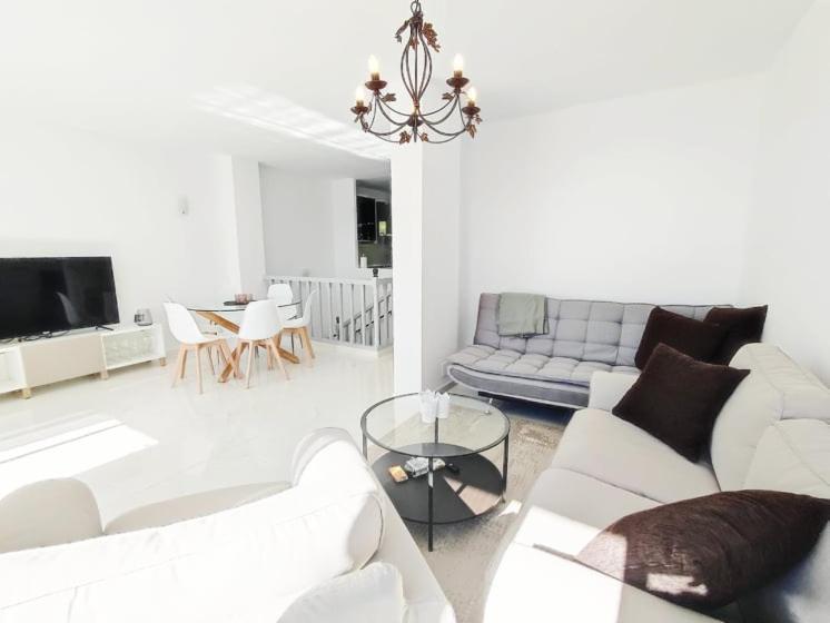 Beautiful 4 bedroom town house in Punta Lara Nerja - Casa de 4 dormitorios - 22