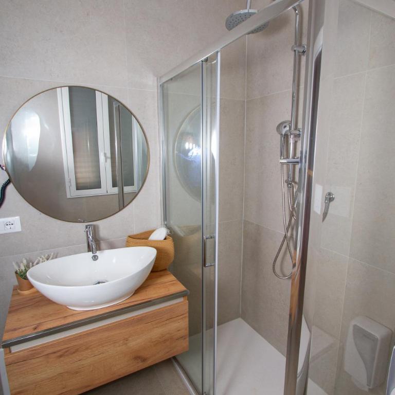Suites Domus Fysi - Double Room with Balcony and Sea View - 13