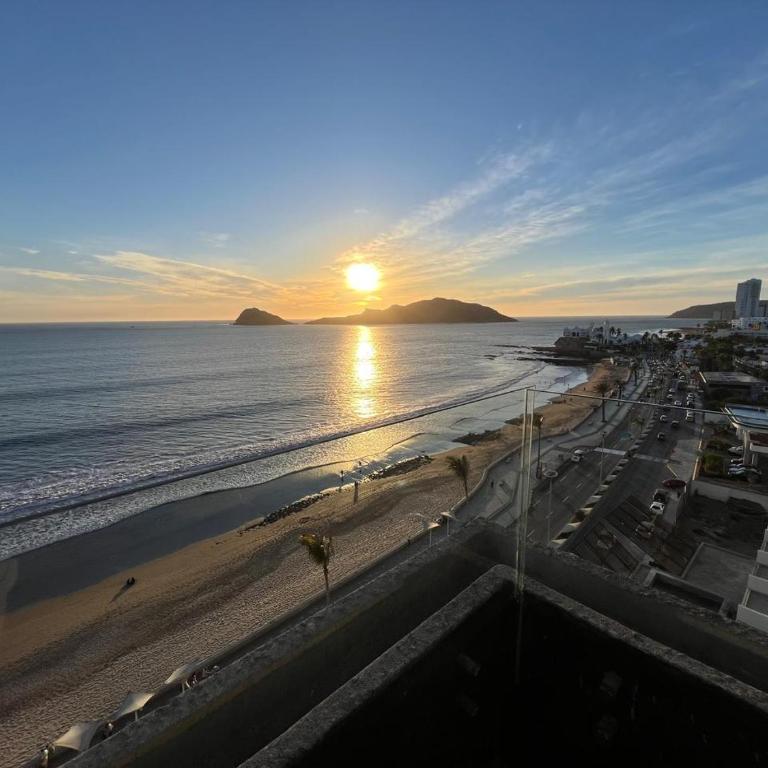 Malecon de Mazatlán 9 - Two-Bedroom Apartment - 1