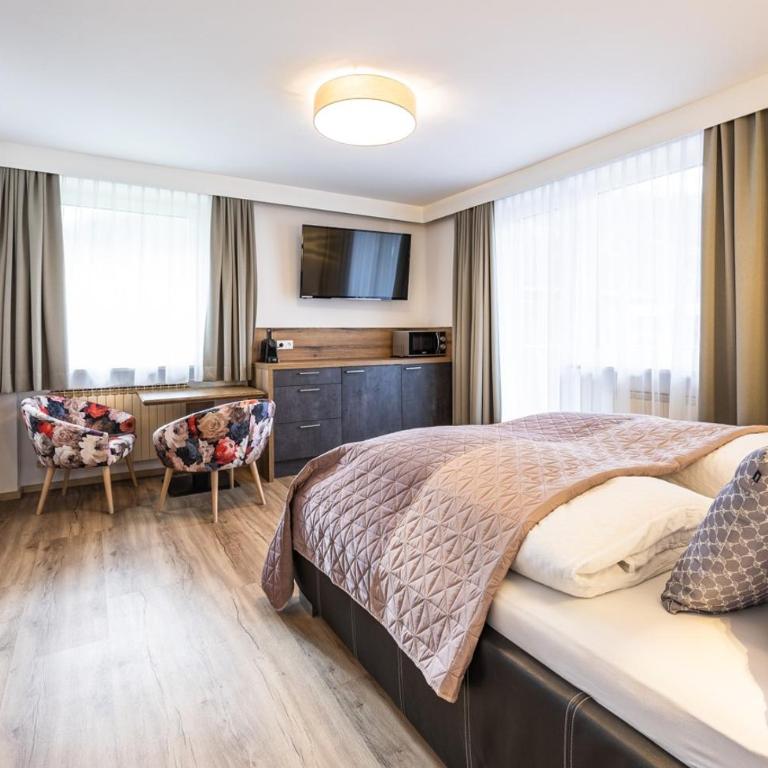 Appartements by Hofer - Summer Card included - Deluxe Doppelzimmer mit Balkon - 2