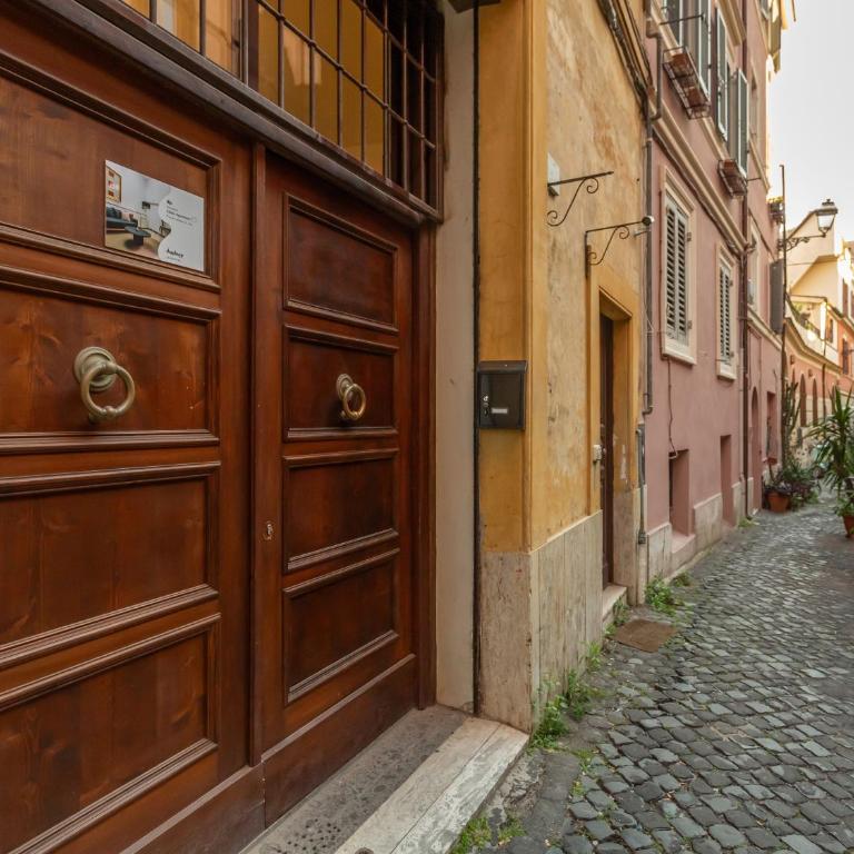 Entire Building with 4 Apartments near the Colosseum - Loft - 1
